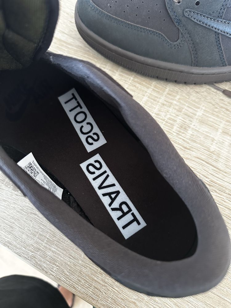 Nike air jordan low travis scott velvet brown and dark mocha
