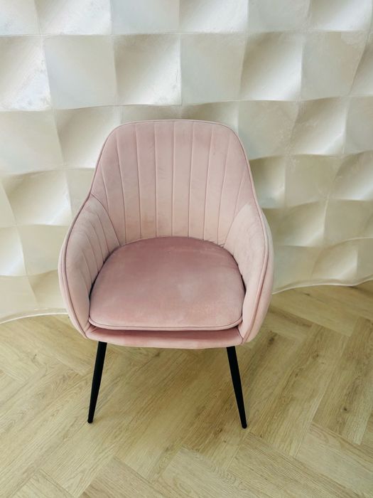 Krzesla welwetowe stan idealny