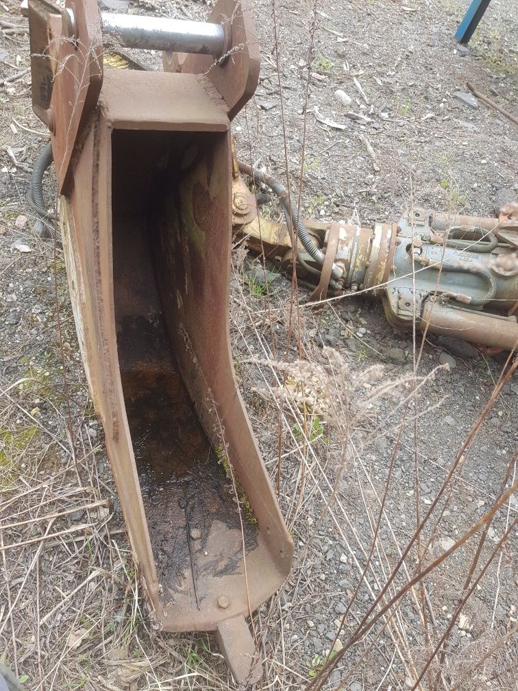 Łyżka kopiąca do koparki wąska 30 cm