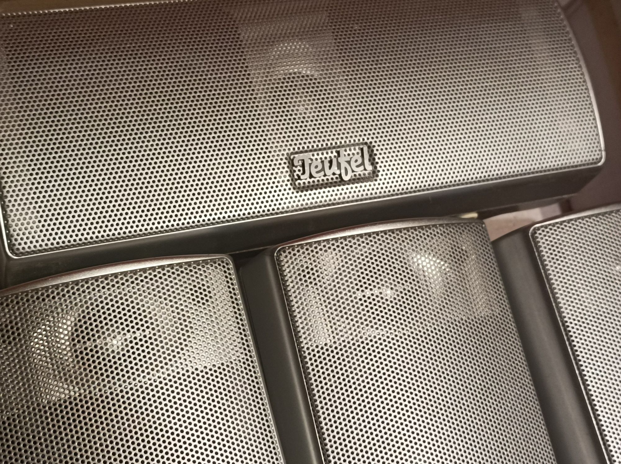 Głośniki,satelity,centralny 3/1 Teufel CB 200 CS.