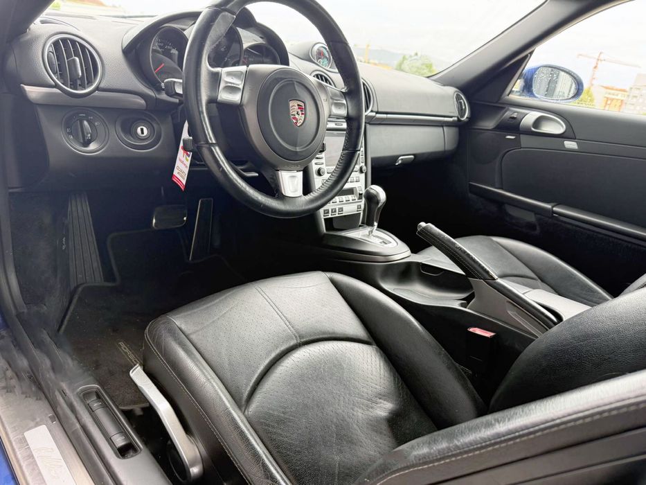 Porsche Cayman 2.7