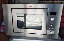 Microondas de Encastrar ZANUSSI em Pleno Funcionamento. Torres Vedras.
