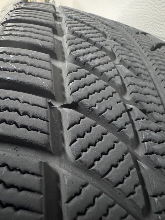 Opony zimowe 235/45R18