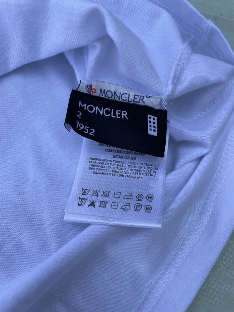 Футболка Moncler