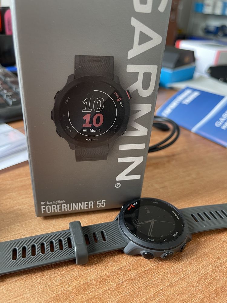 Смарт-годинник Garmin Forerunner 55 Black GPS