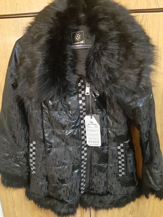 Продам женские куртки,пальто осень,зима