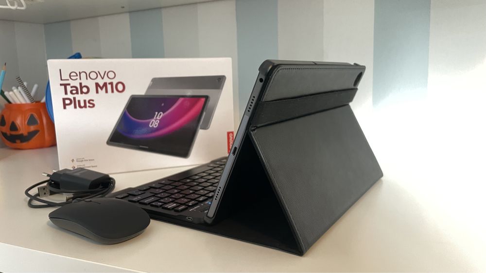 Tablet LENOVO M10 Plus(10.6” -128GB- 4GB RAM)+ teclado+ rato+ capa