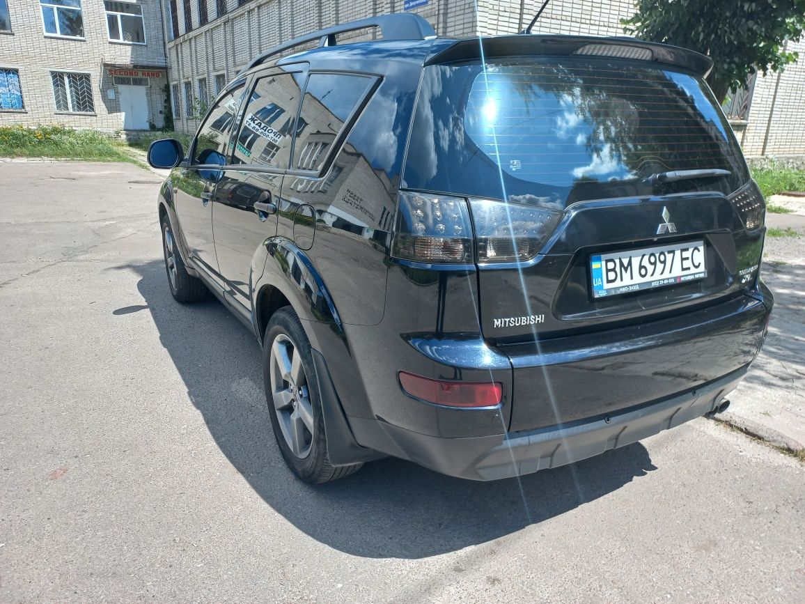 Mitsubishi Outlander XL