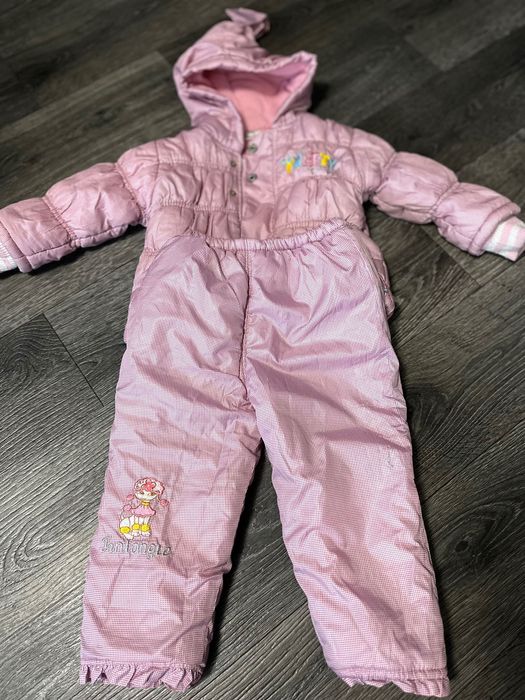 Віддам безкоштовно одяг для дівчинки !