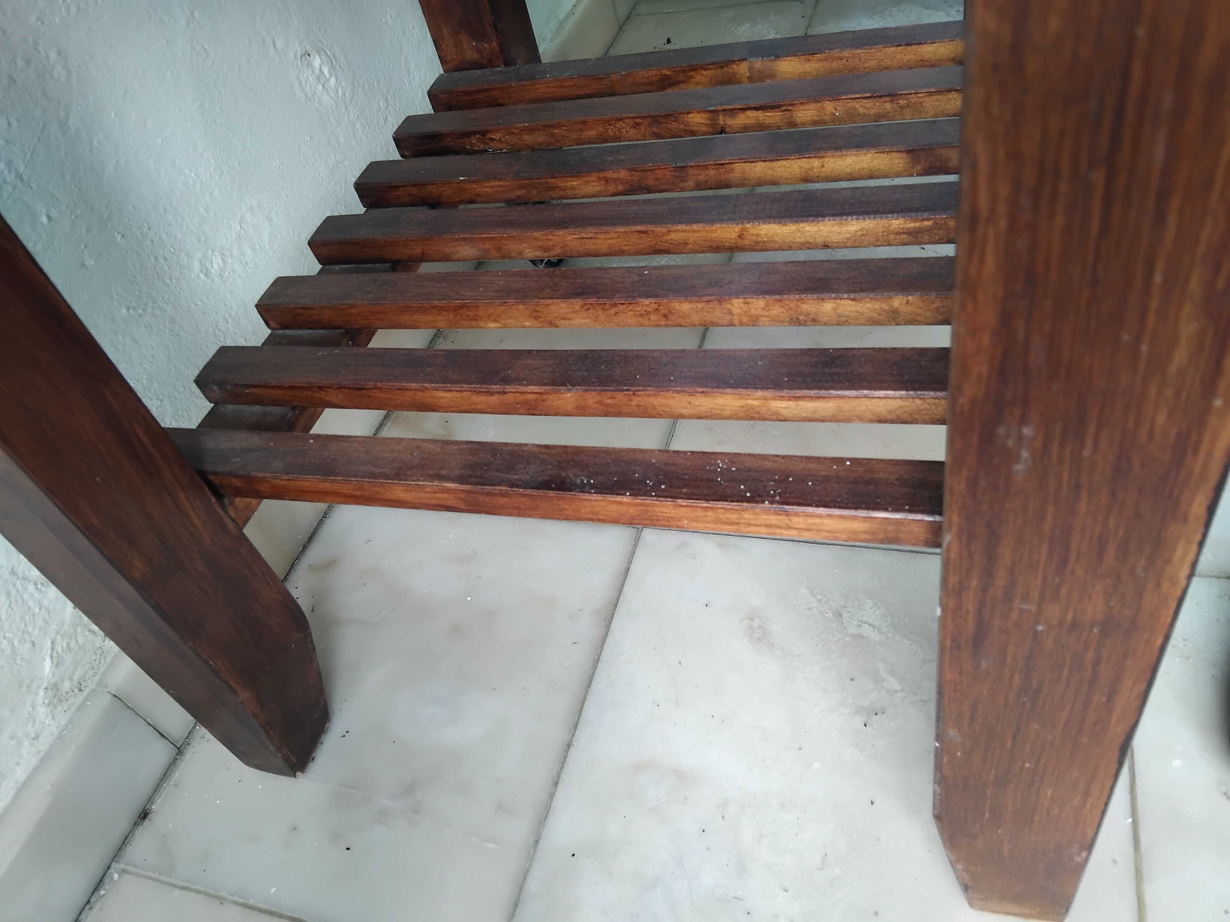 Mesa de apoio com 2 rodas