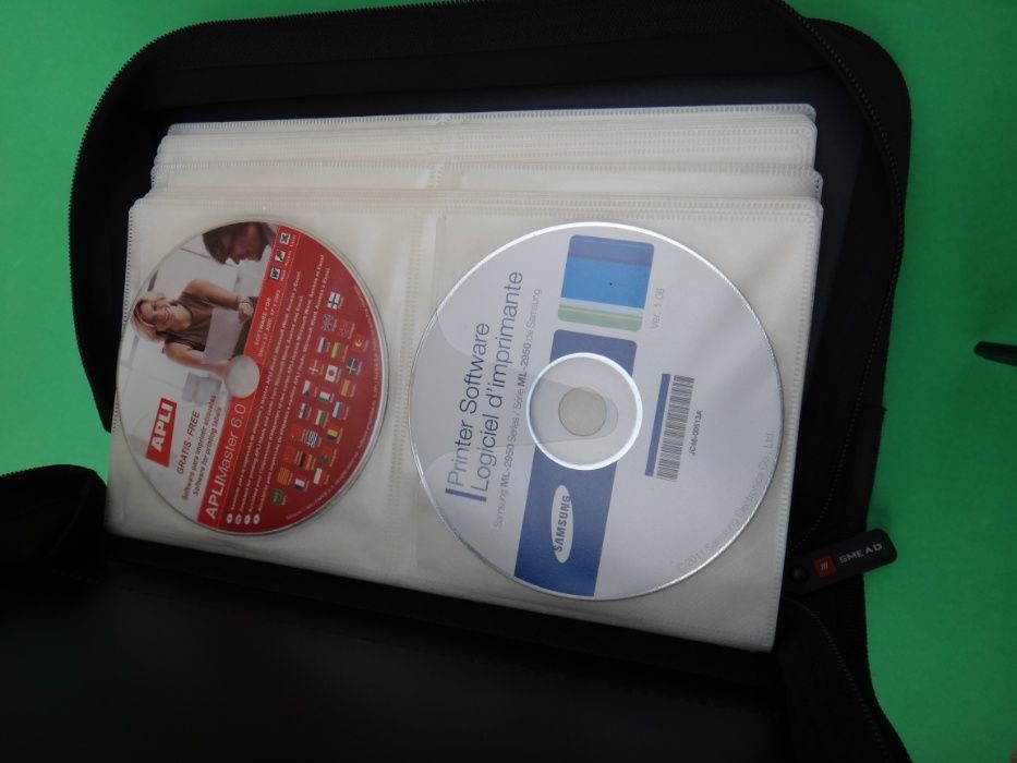 Bolsa c/Asa para 112 Cds ou DVD com Fecho Marca " SMEAD " - Nova