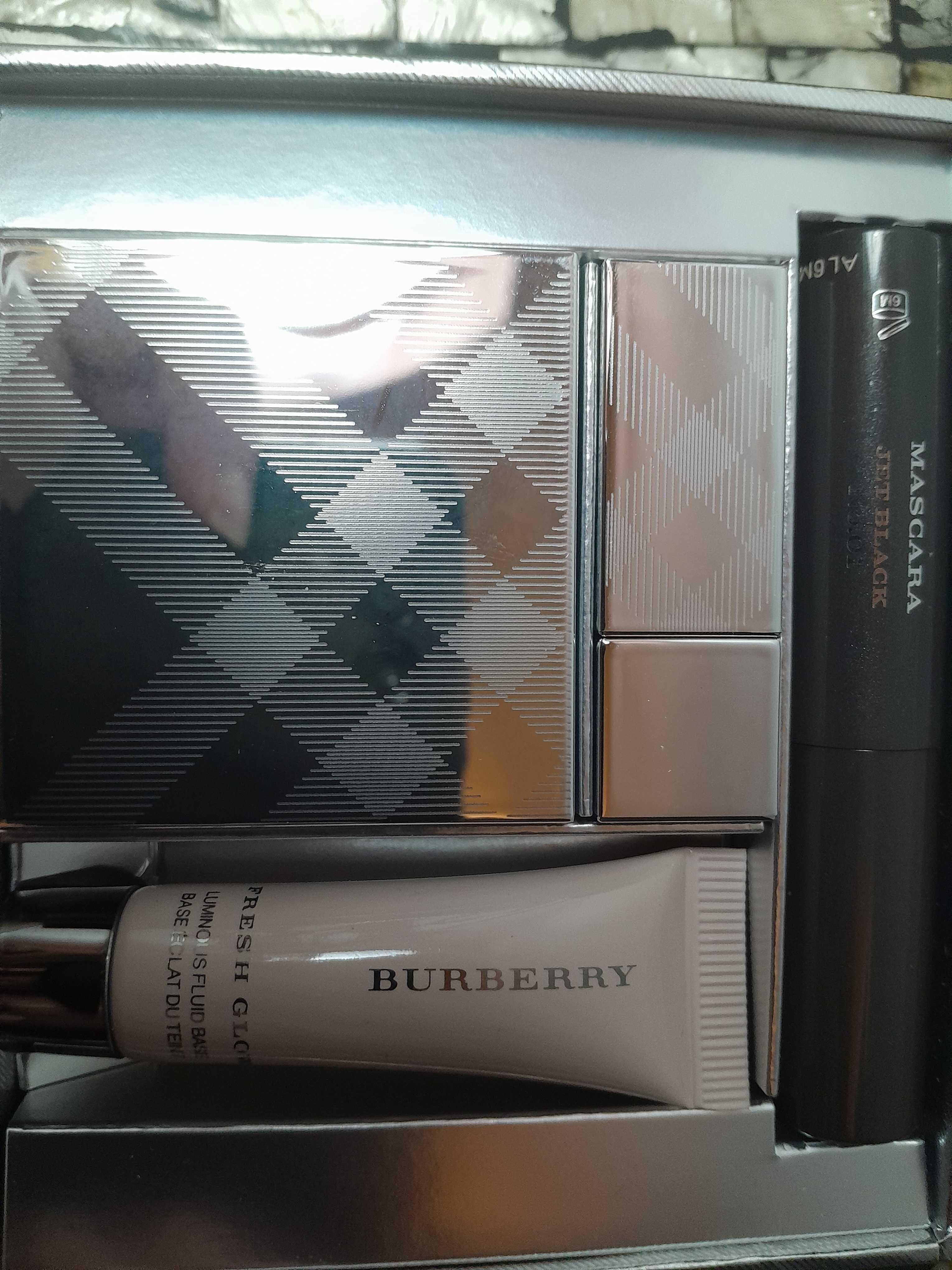 Burberry make up box set