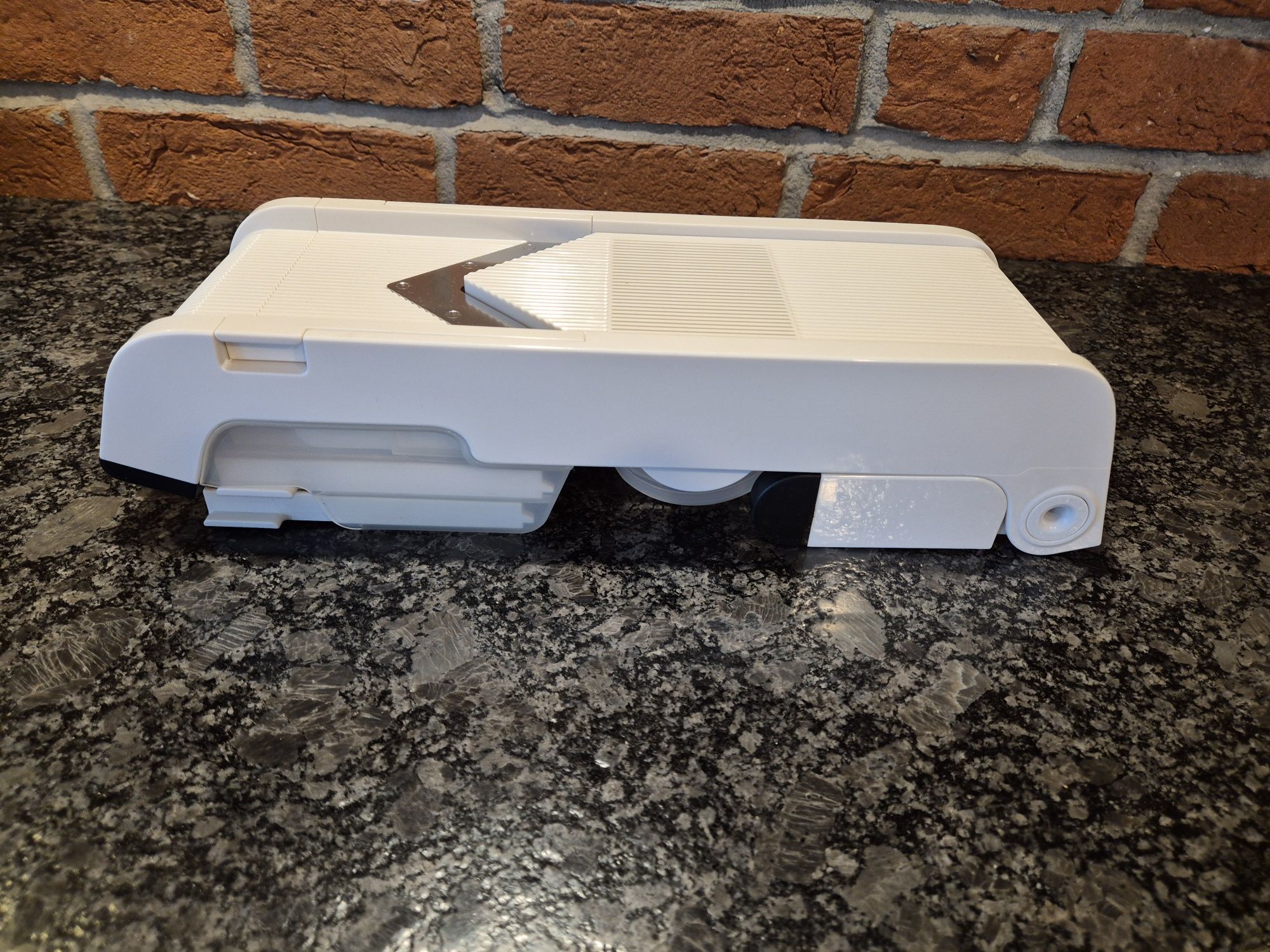 Mandolina, multiszatkownica, szatkownica ręczna Tupperware