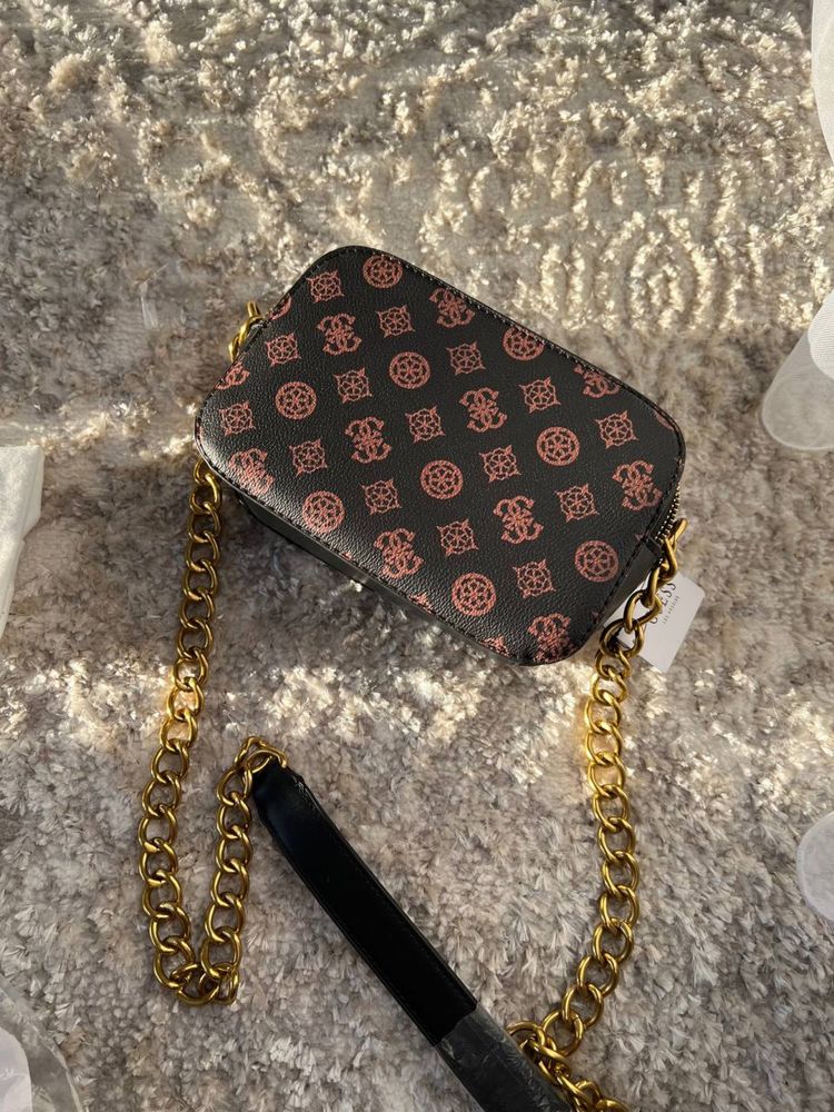Сумка guess у форматі mini — GUESS всього за 999 грн!