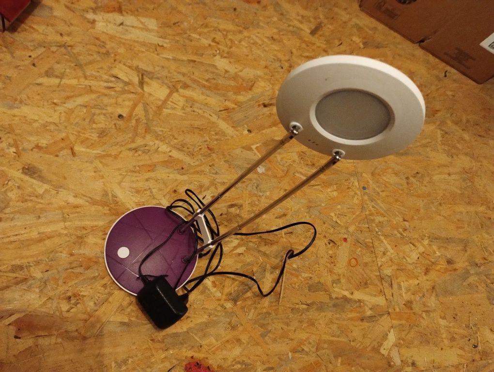 Lampka LED na biurko