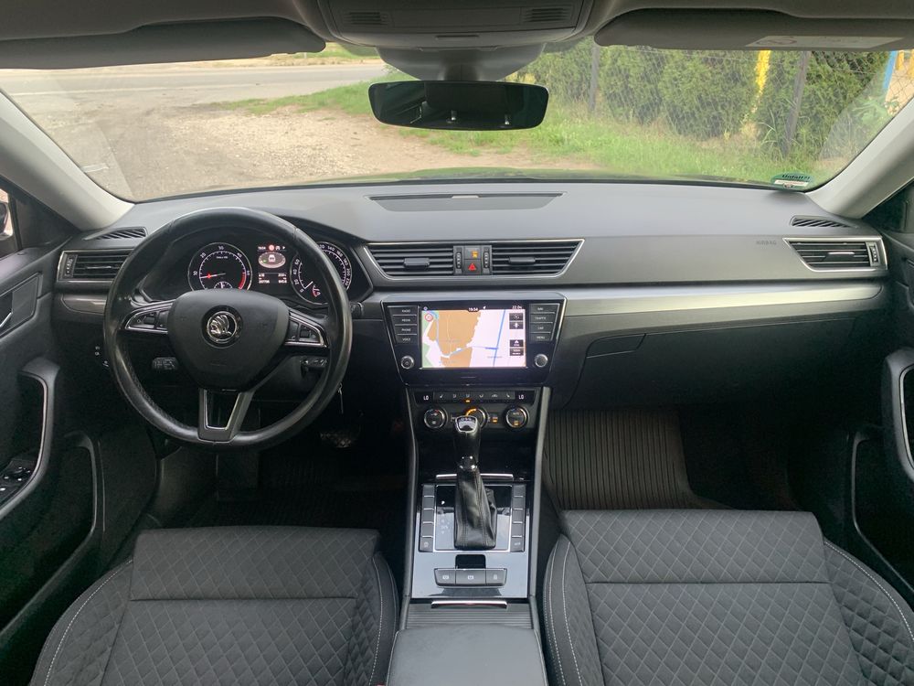 Polecam !! Superb 2.0 tdi ksenon  dsg 19 felgi