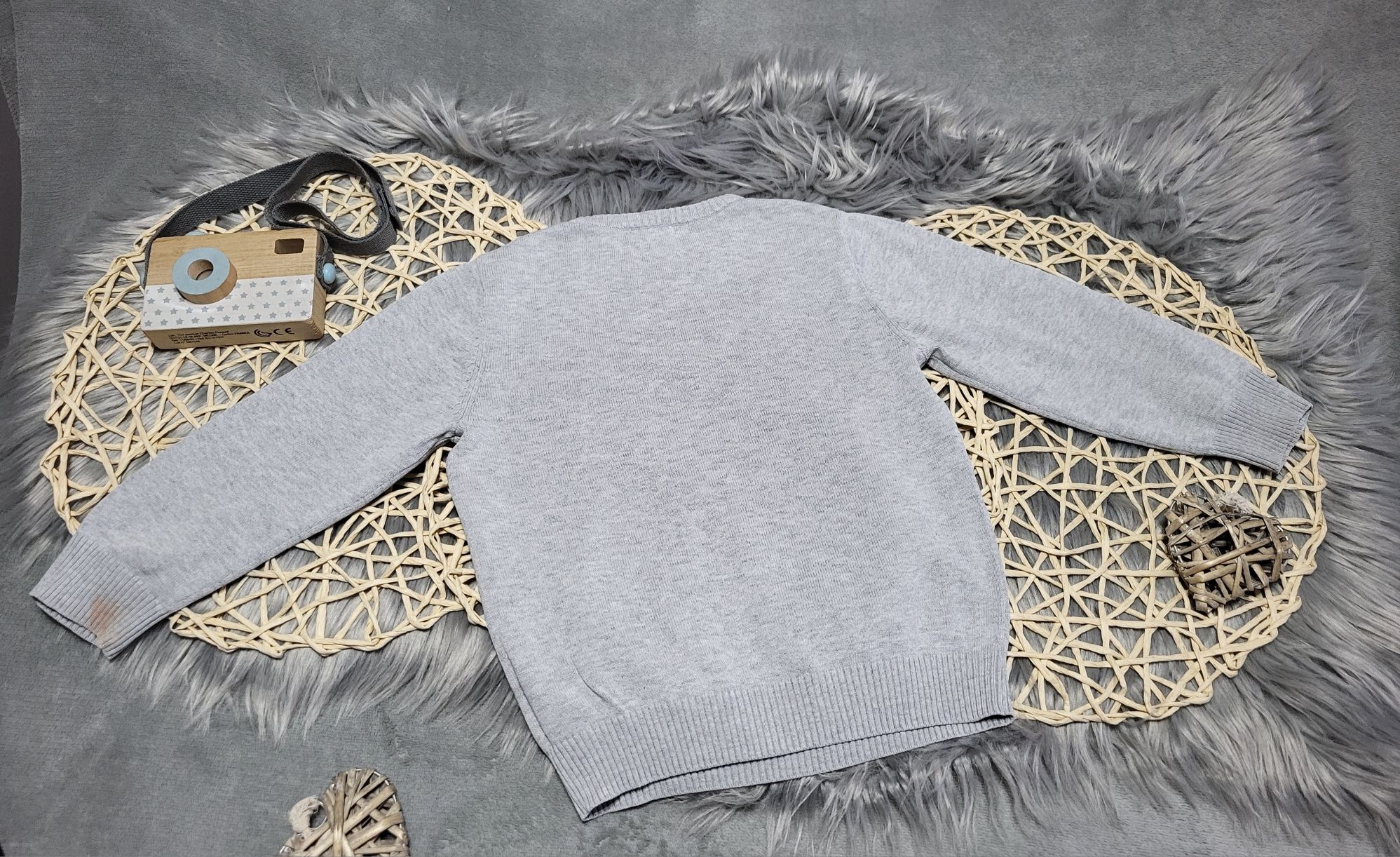 Cienki sweterek marki H&M z metki 98/104