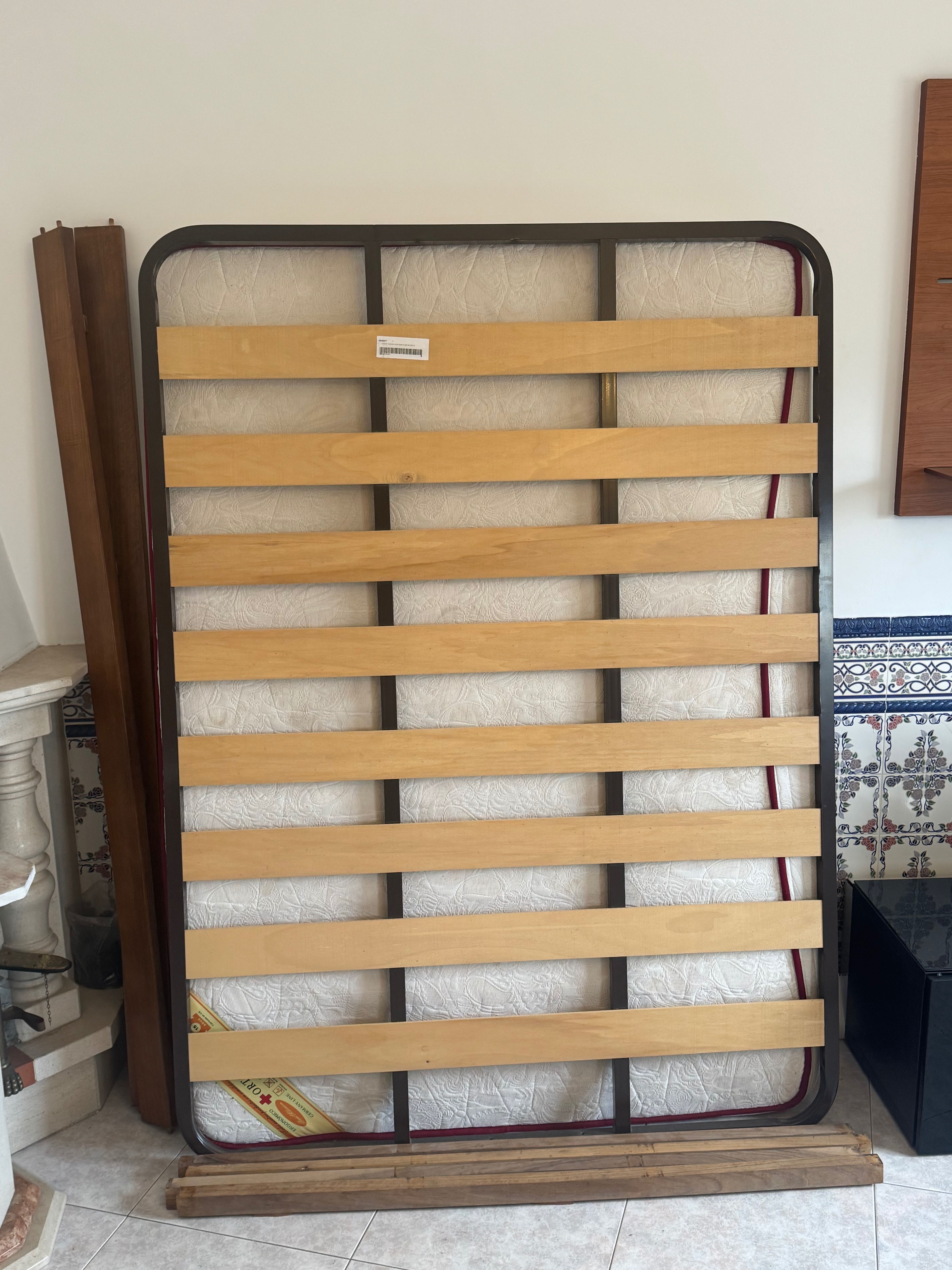 Cama de casal com colchão