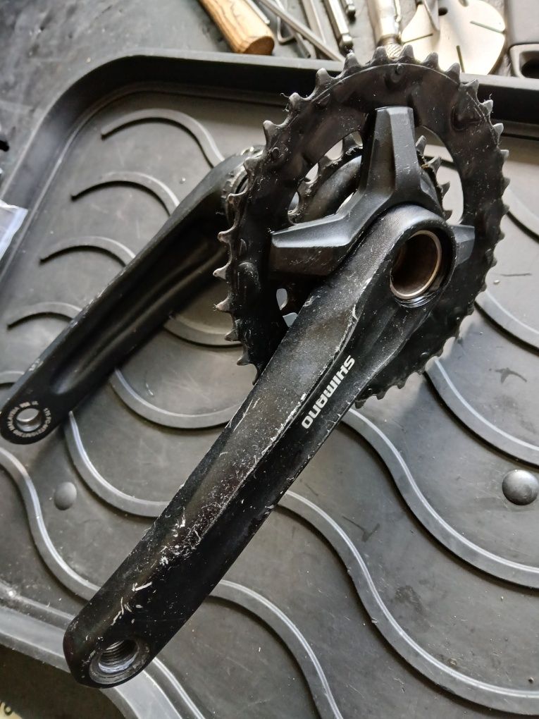 Korba Shimano mt 210 hollowtech II