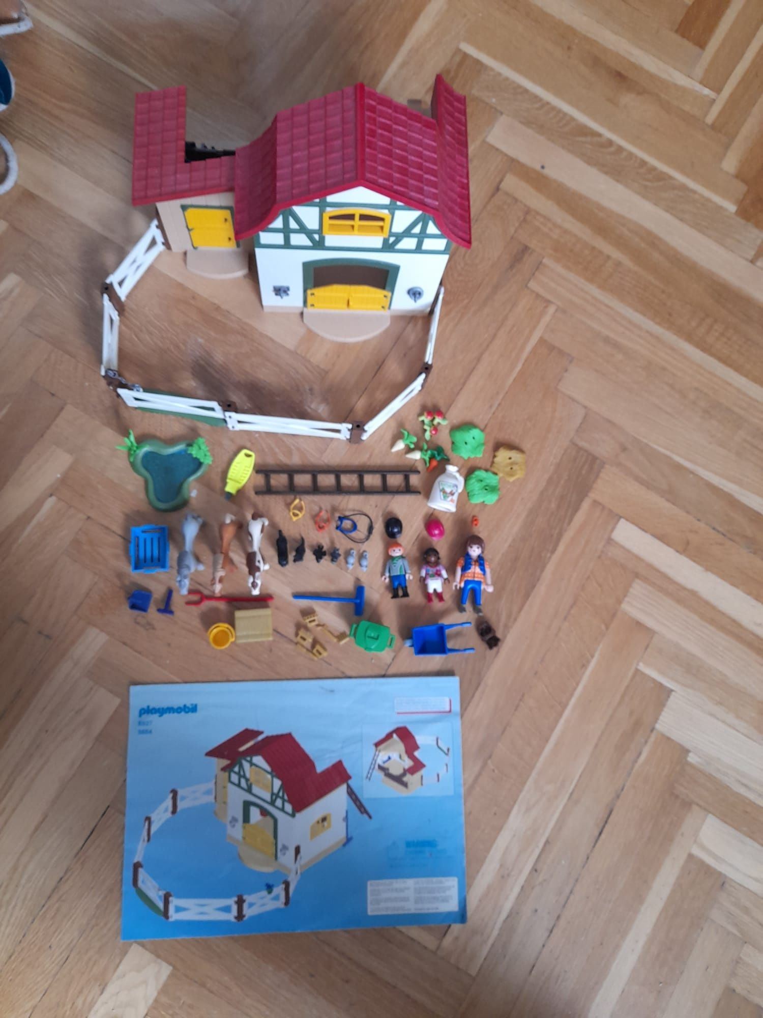 Playmobil stadnina koni