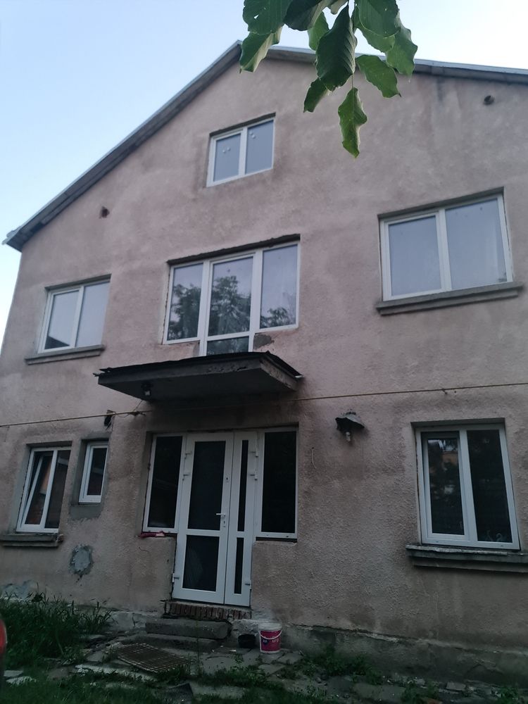 Будинок, особняк під бізнес або житло