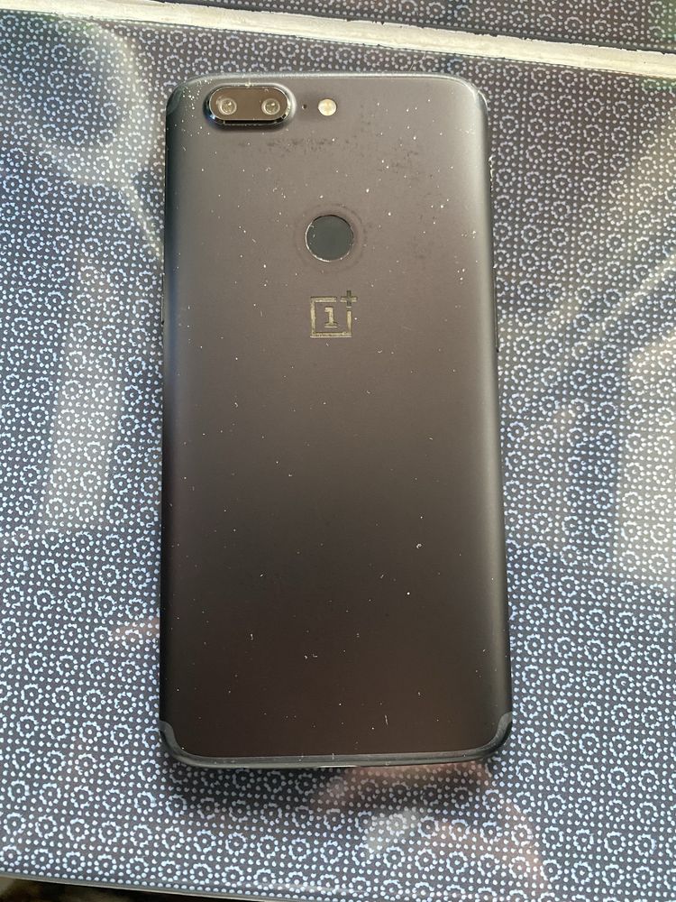 Смартфон OnePlus 5t 8/128 NFC