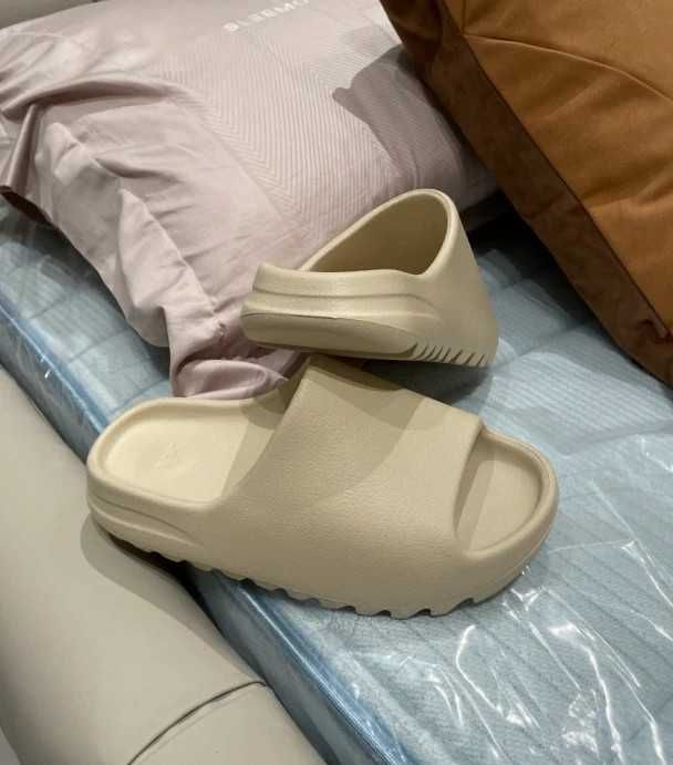 Moda NO.1*NoweAdidasYeezySlideWhite 39