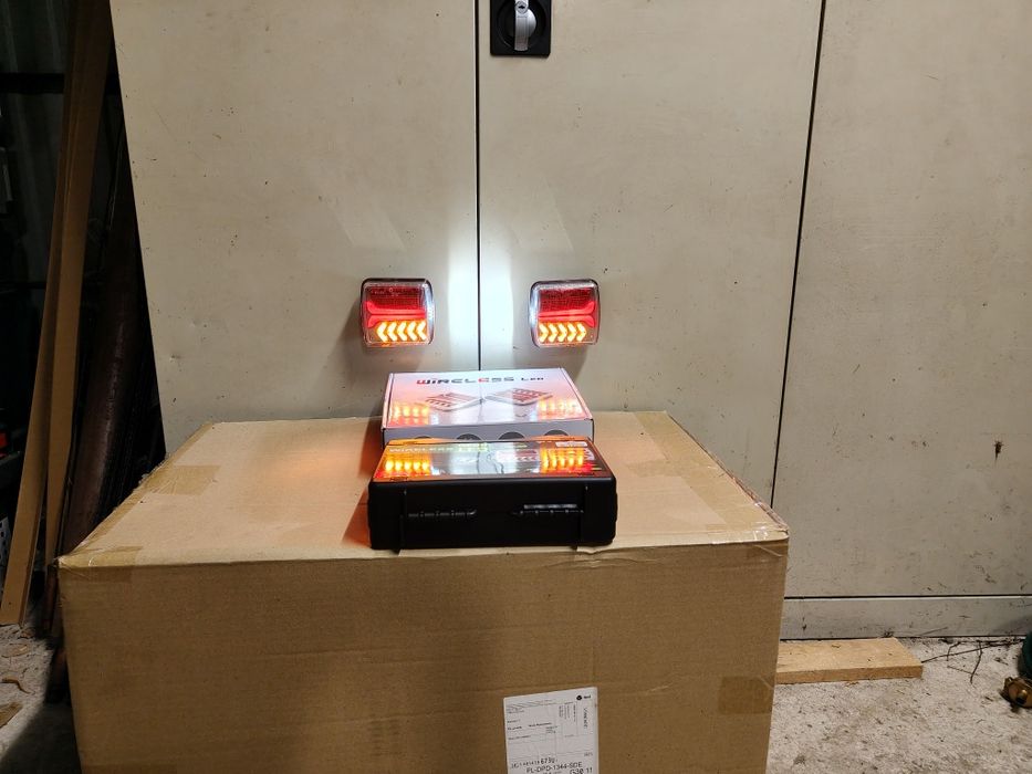 Lampy LED do przyczepy na magnes bezprzewodowe