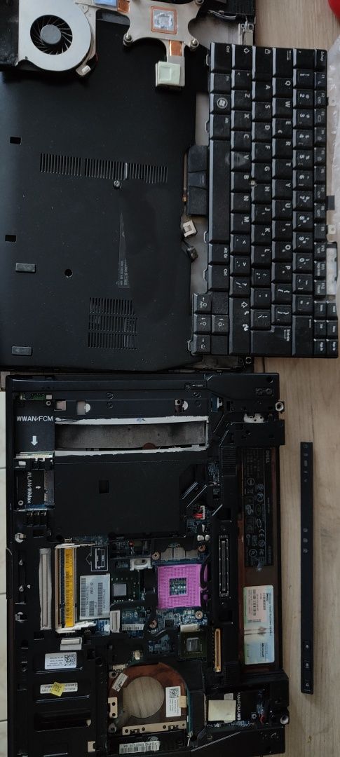 Dell E6400 części obudowa klaw