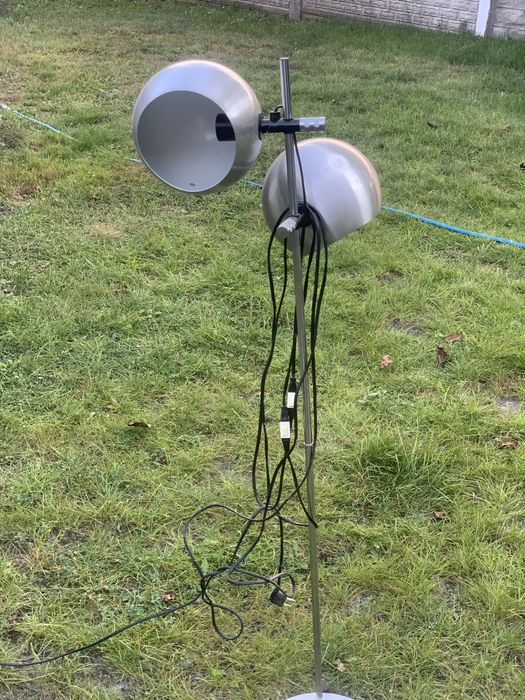 Lampa pokojowa stojąca