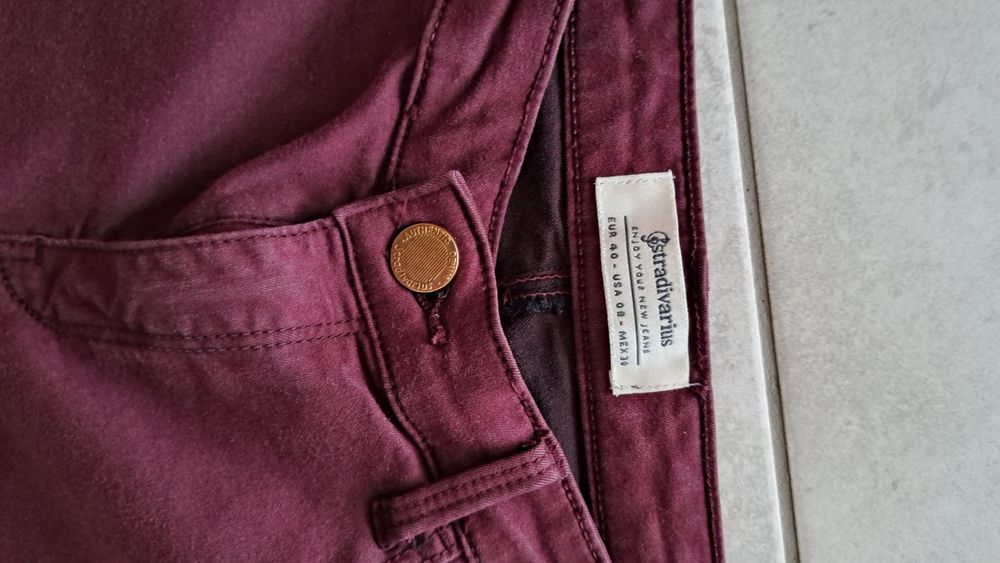 Spodnie damskie Stradivarius