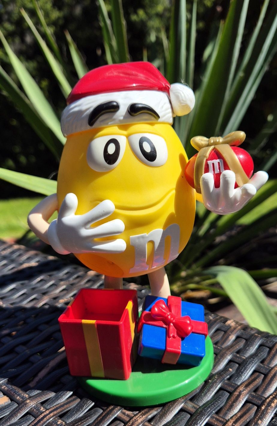 Figurka dozownik do cukierków M&Ms automat podajnik M&M's