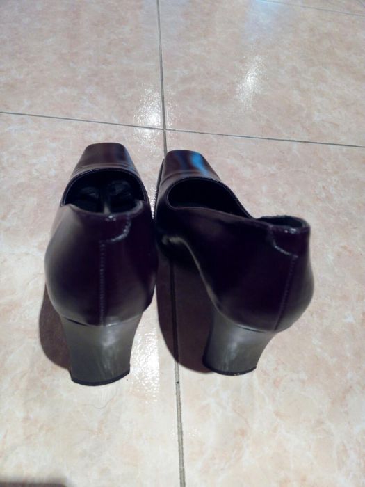 Vendo sapatos senhora da Bata , N° 37 quase sem uso