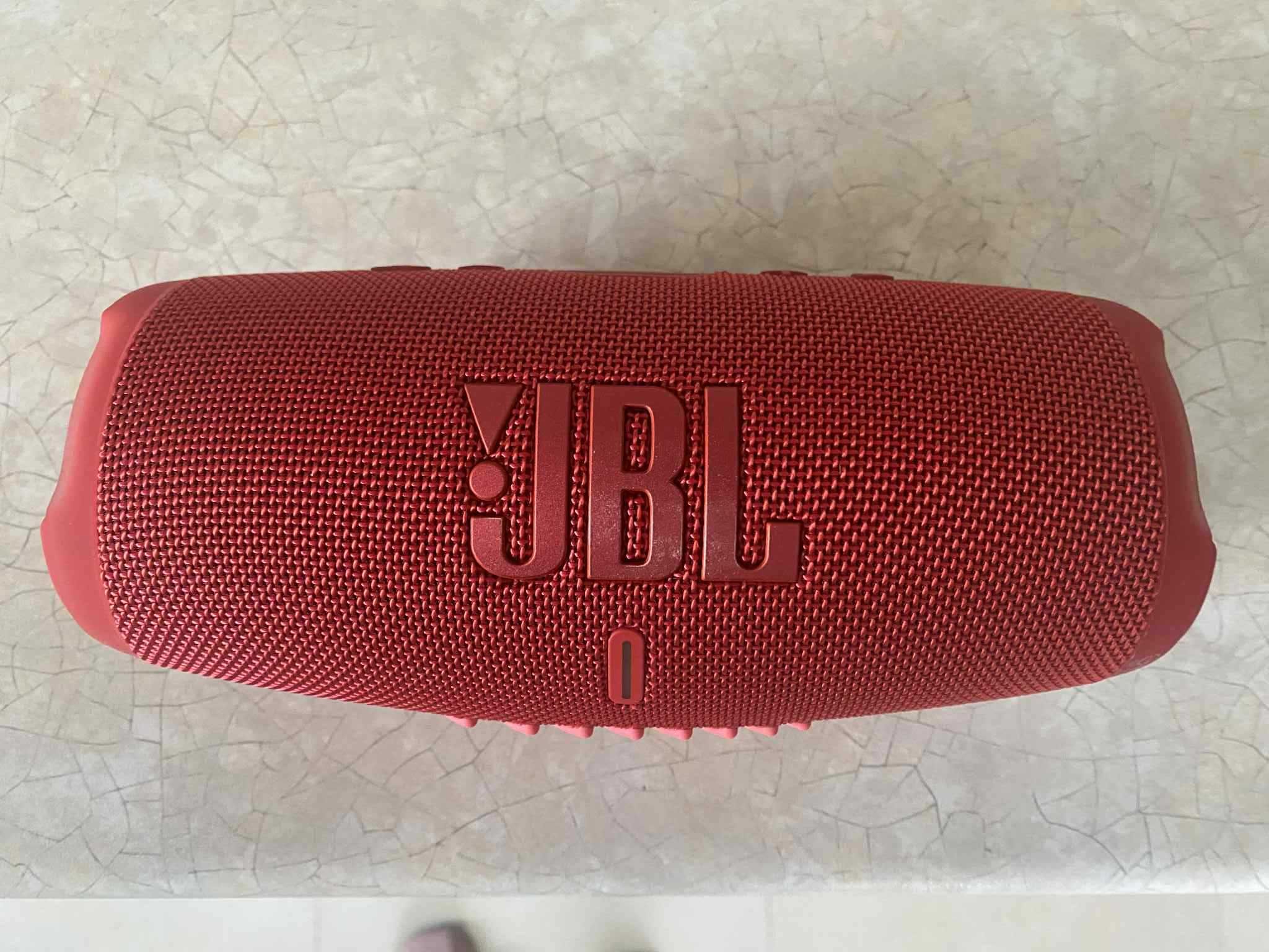 JBL Charge 5 czerwony