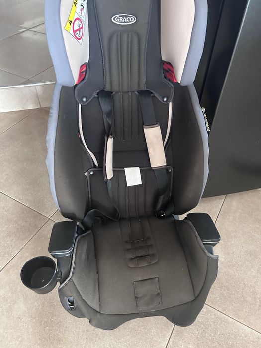 Siedzonko w bardzo dobrym stanie polecam bardzo ……………………………….