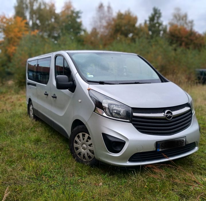 Opel Vivaro 9 osobowy Long 2015