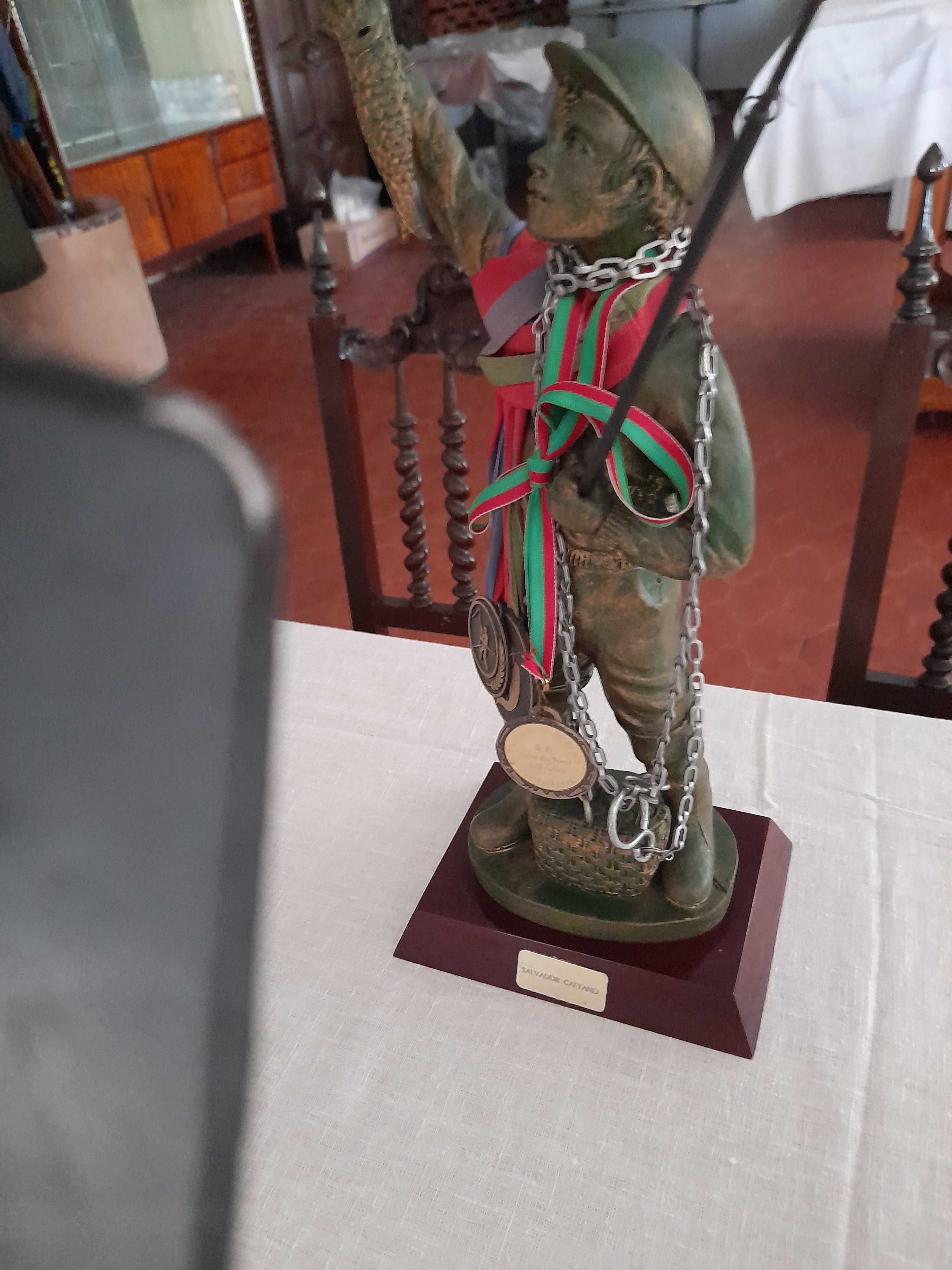 Troféu em bronze