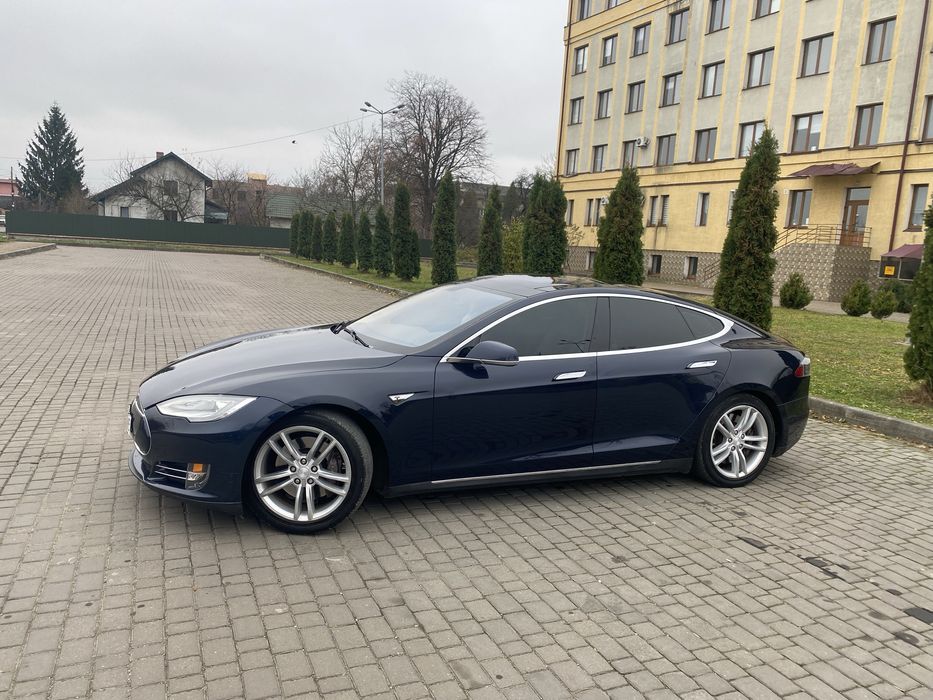Продам Тесла Модел S Стан дуже гарний! Максимальна Комплектація!