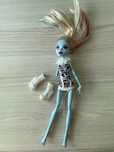 Lalka monster high Abby 
Buty - niedostępny