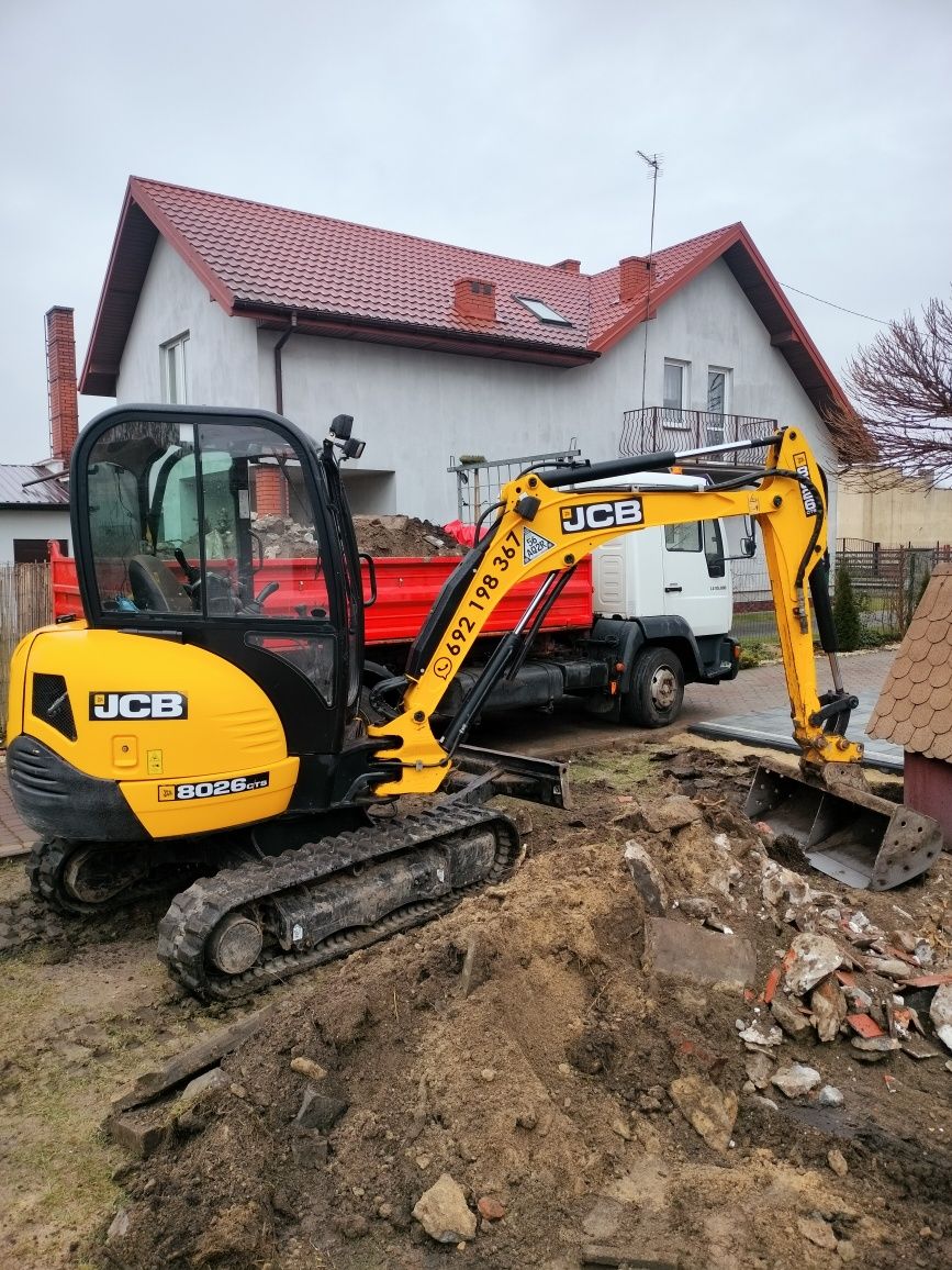 Minikoparka  Wywrotka 6t usługi Fundamenty Oczyszczalnia Utwardzanie
