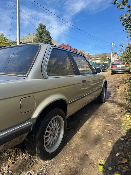 BMW 320i купе класика