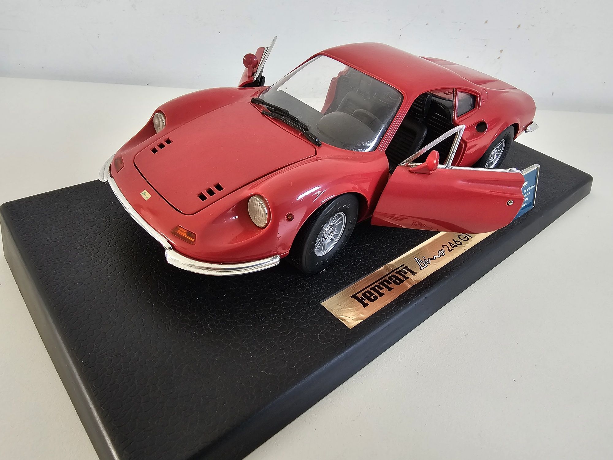 Ferrari Dino 246 GT 1969 MCG 1:18 Model Anson