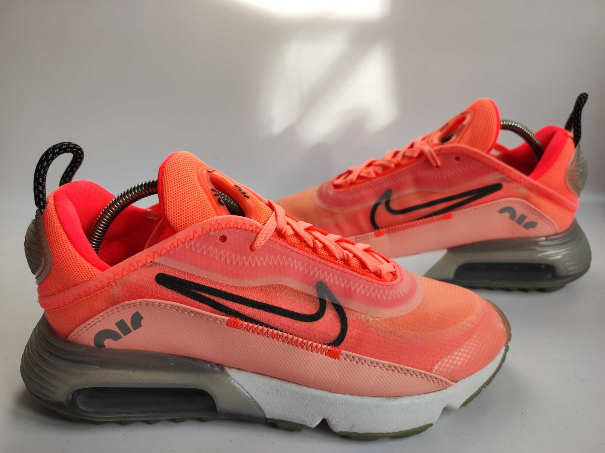 - Nike Air Max 2090 - Buty do biegania r. 39