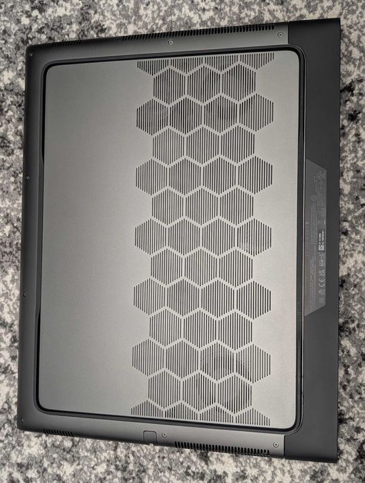 Ноутбук Alienware M18 R1 (i9-13980HX/RTX 4090/32ГБ/1ТБ)