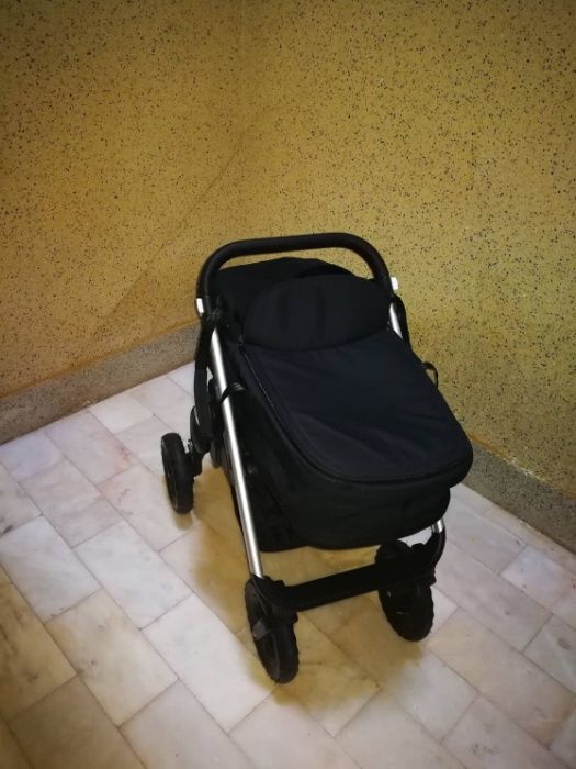 Bebé mobilidade: carrinho + alcofa + ovo, tudo topo gama