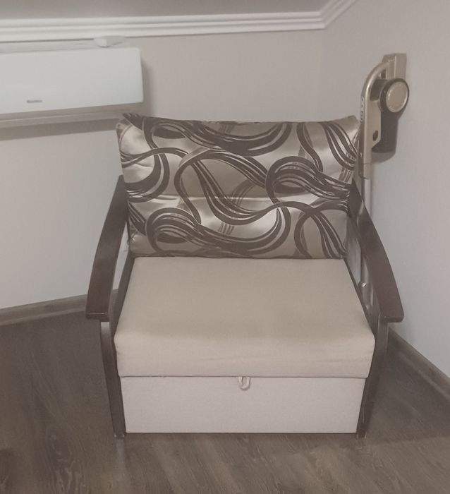 Продам м'яке розкладне крісло