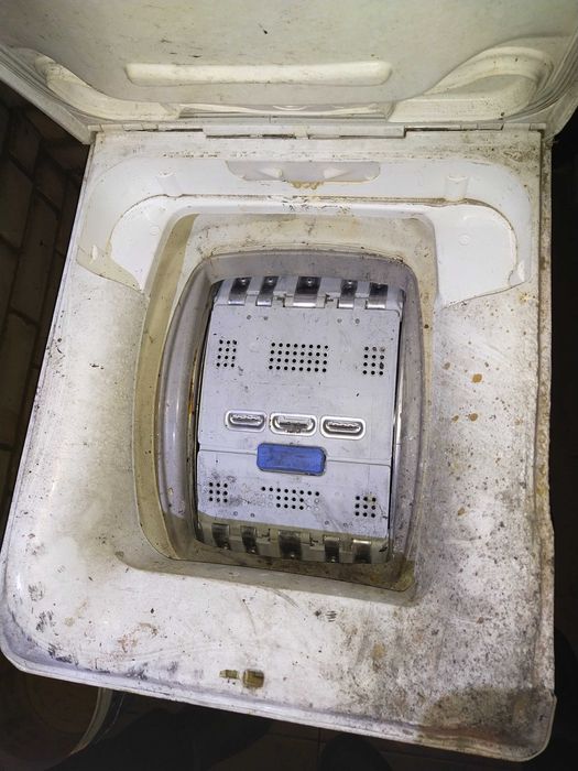 Б/у инверторная стиральная машина Electrolux А+++ на 6 кг на запчасти