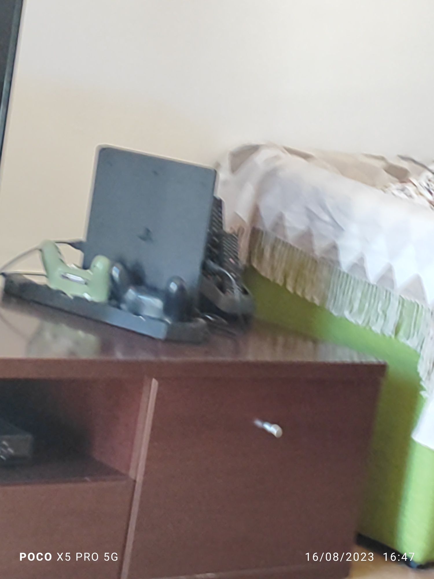Ps4 Slim 500Gb  com 2 comandos