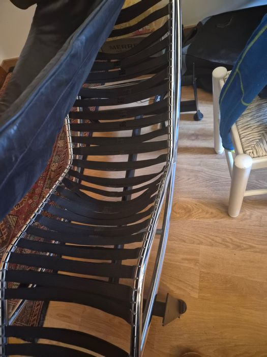 Chaise Long Le Corbusier em pele preta