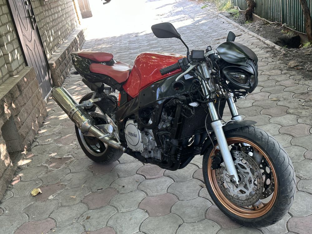 Yamaha fzr 1000 …
